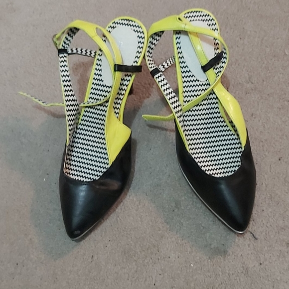 Heels - Picture 2 of 3